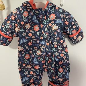 Columbia snow suit. 0-3 months. Worn once!